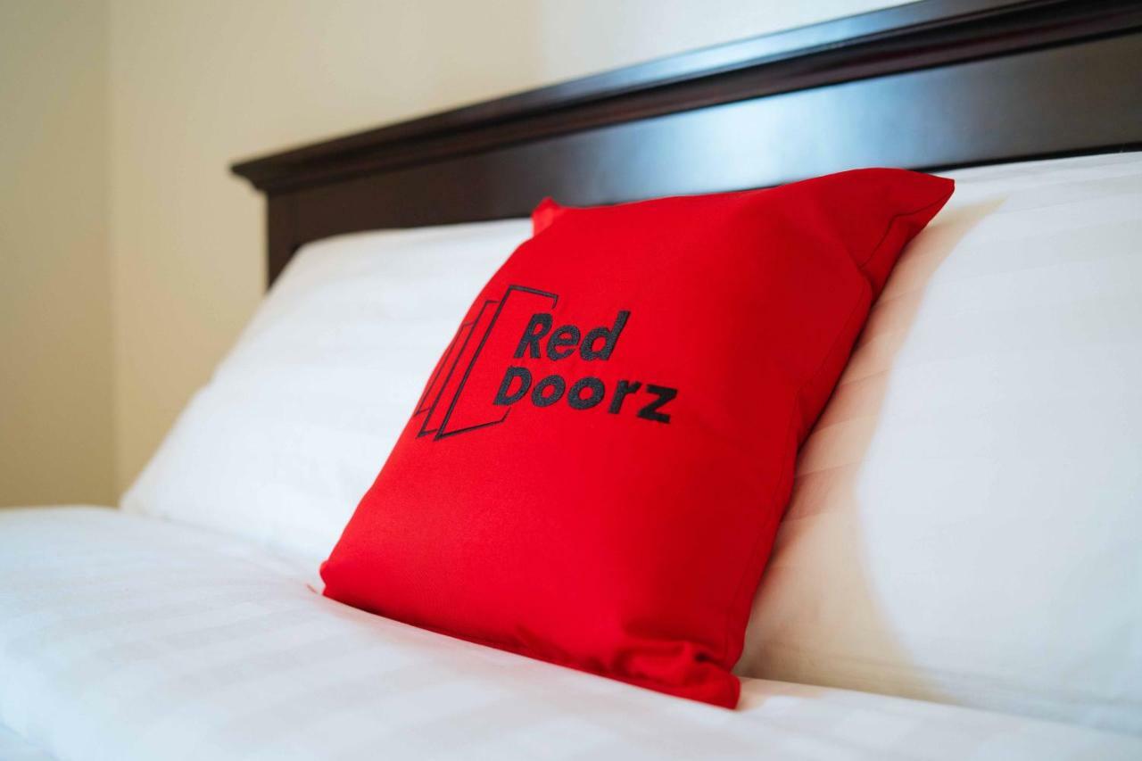 Reddoorz Plus Near Capitol Commons Pasig City Экстерьер фото